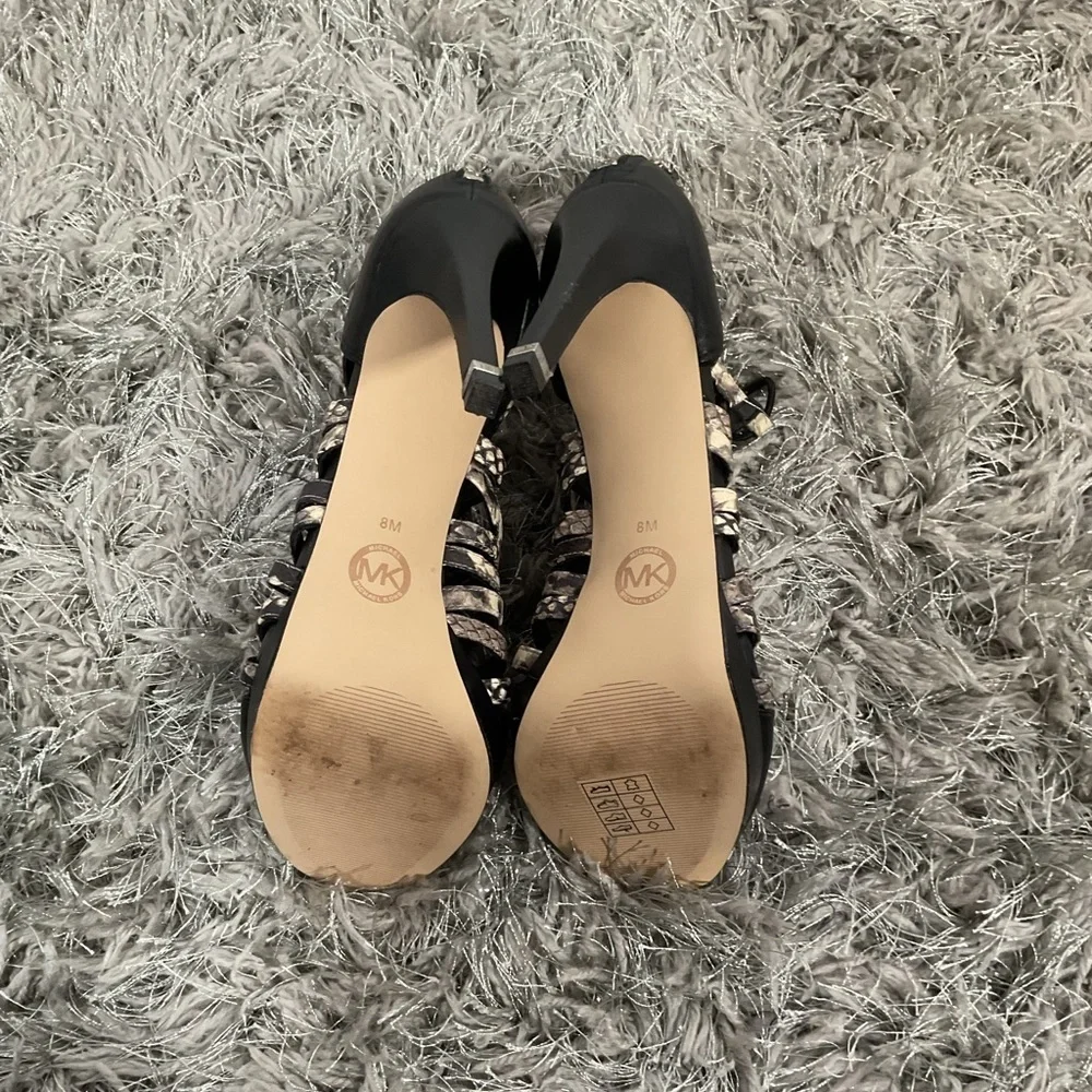 EUC Michael Kors Clarissa Platform Peep-Toe Zip Heel
